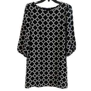 EUC Sweet Claire Shift Dress, M